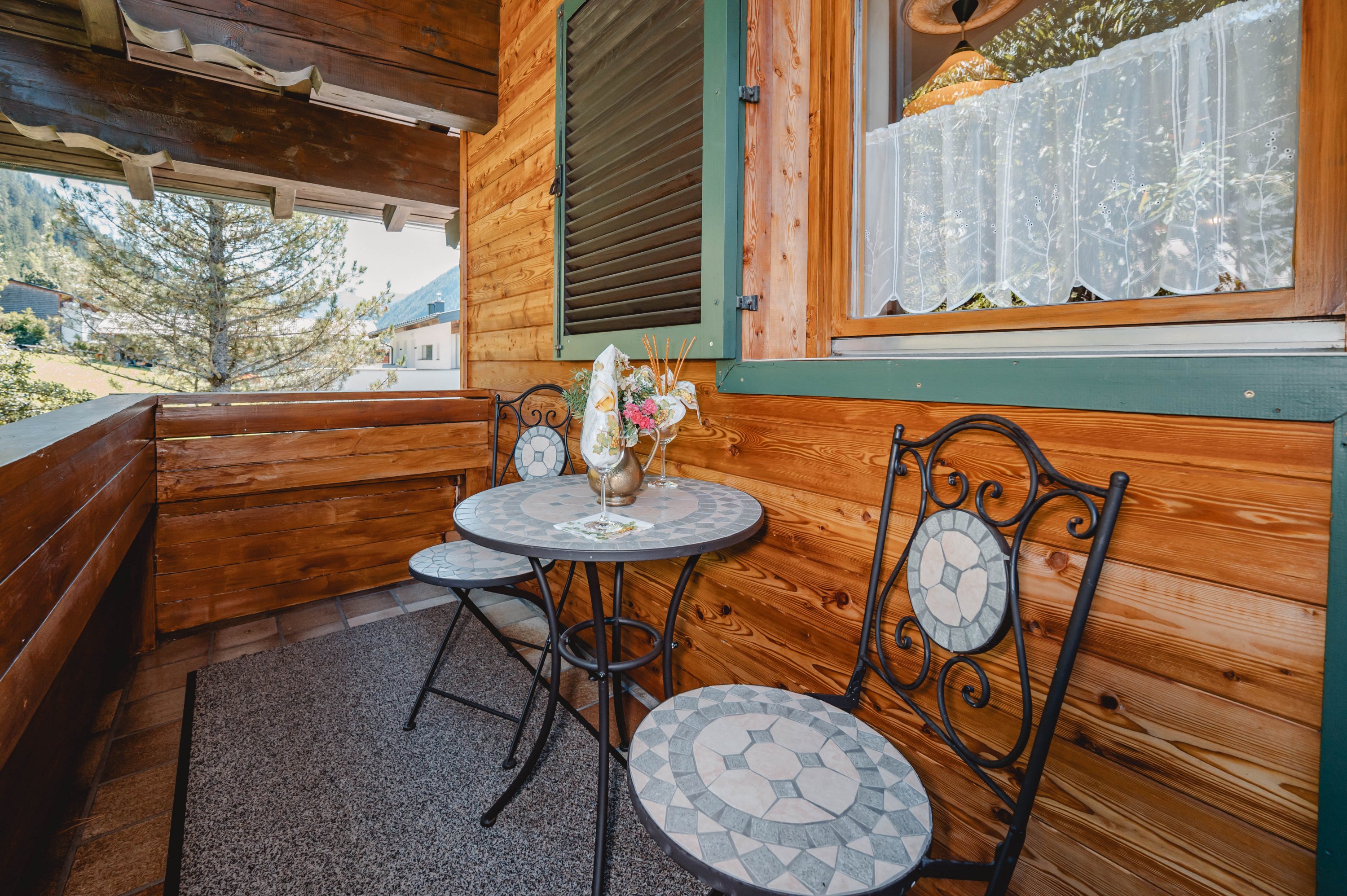 Schlafzimmer m. Balkon